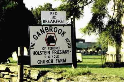 Atworth-church farm sign.jpg (97148 bytes)